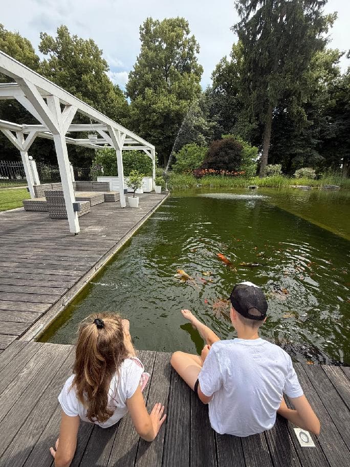 Vila s koupacím jezírkem — Praha